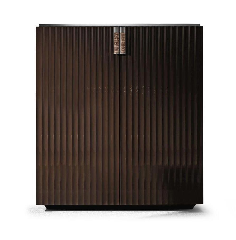 Armoire 146 Red Carpet