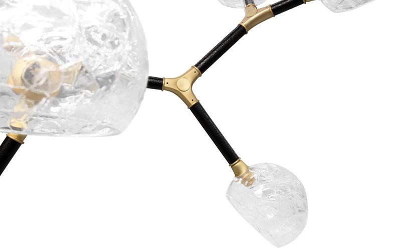 Suspension Irrégulière Multi-Teintes