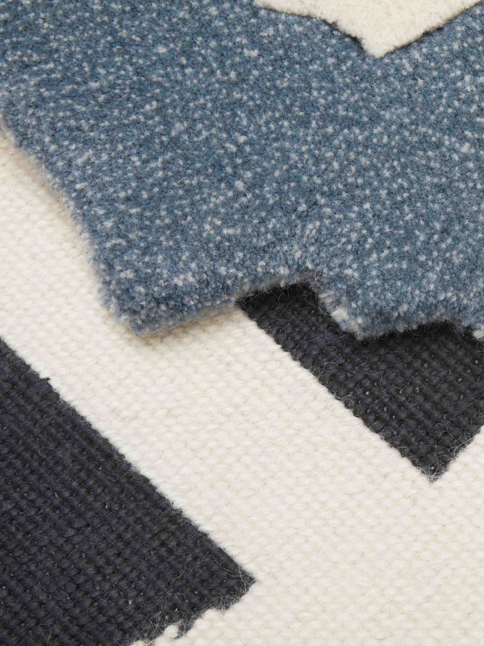 Tapis Déchiré, Arraché et Punk