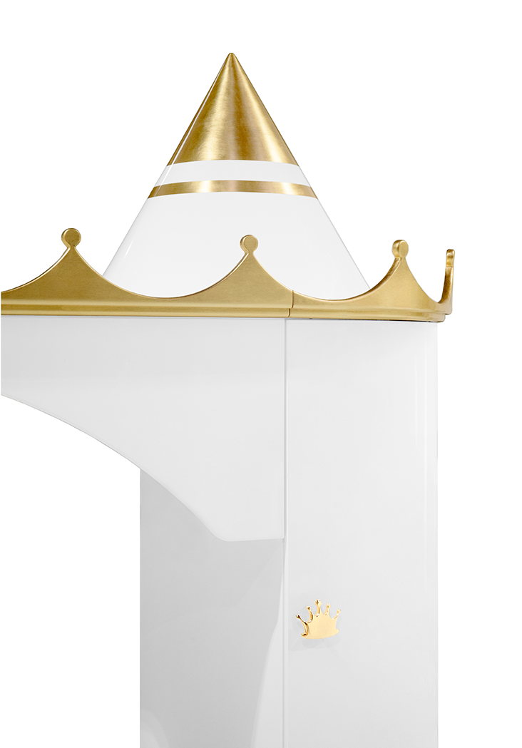 Lit Kings & Queens Castle