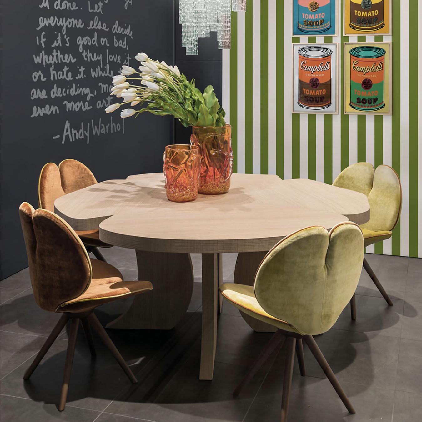 Table de salle à manger ovale en bois naturel