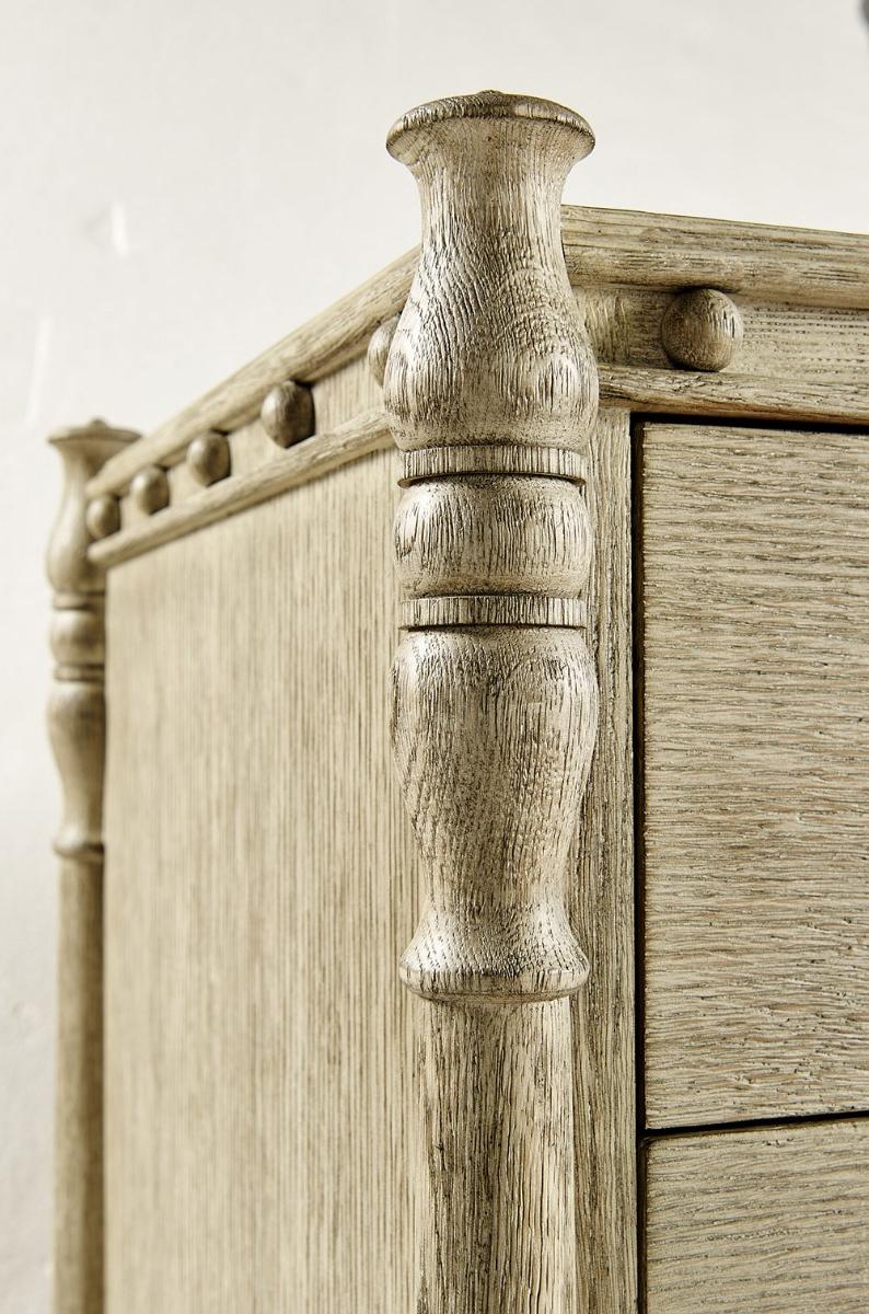 Morris Commode
