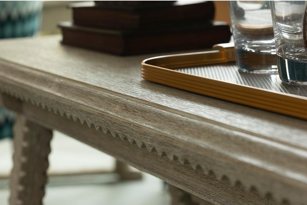 Stratford Console