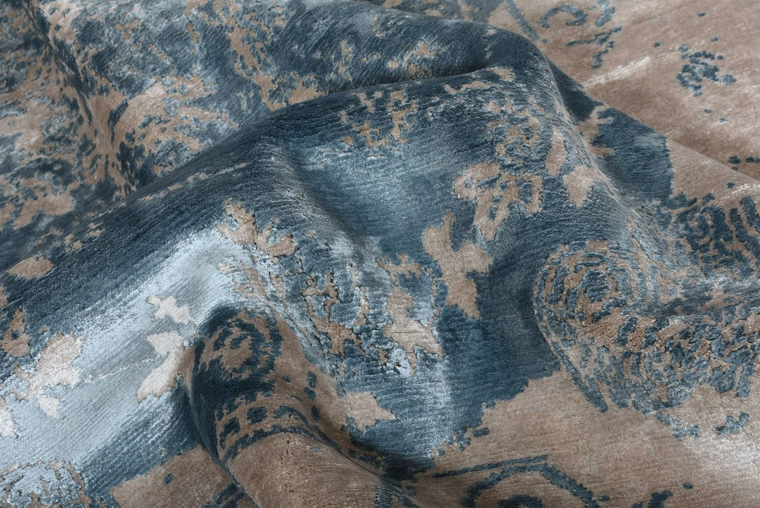Tapis Bleu en Soie de Bambou