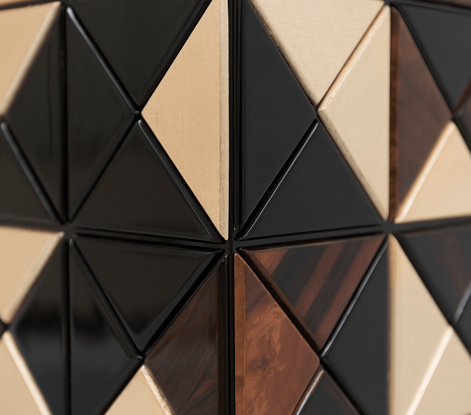Armoire en Noyer Mosaic
