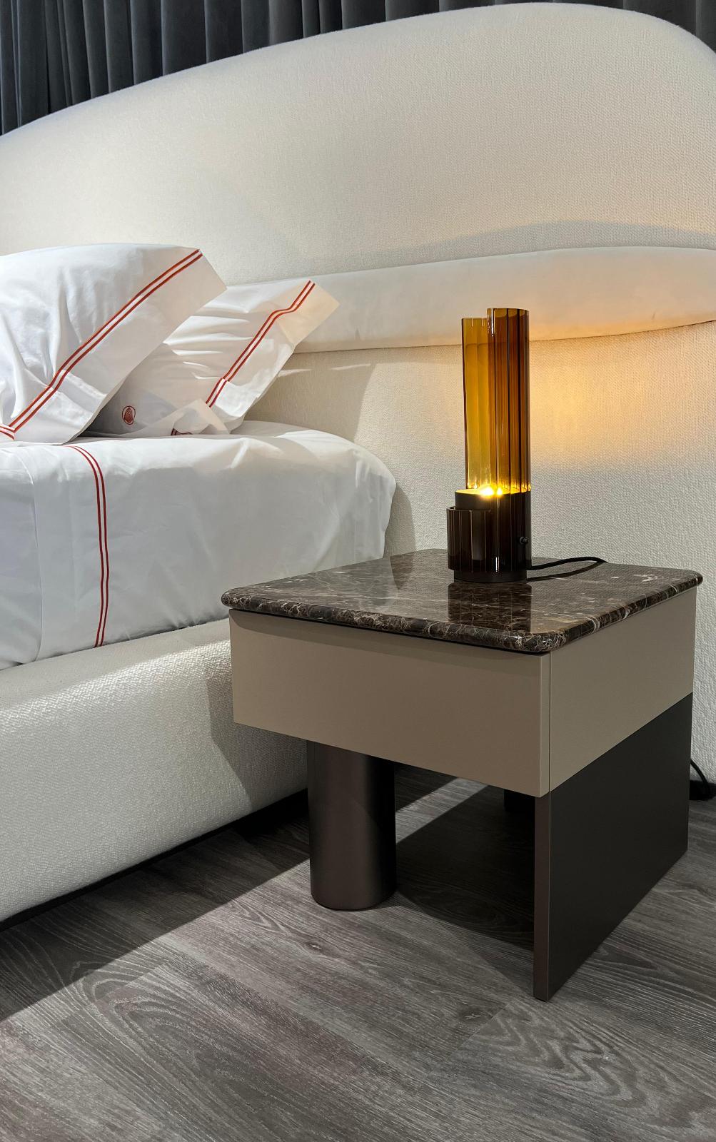 Table de chevet en marbre Bon Ton