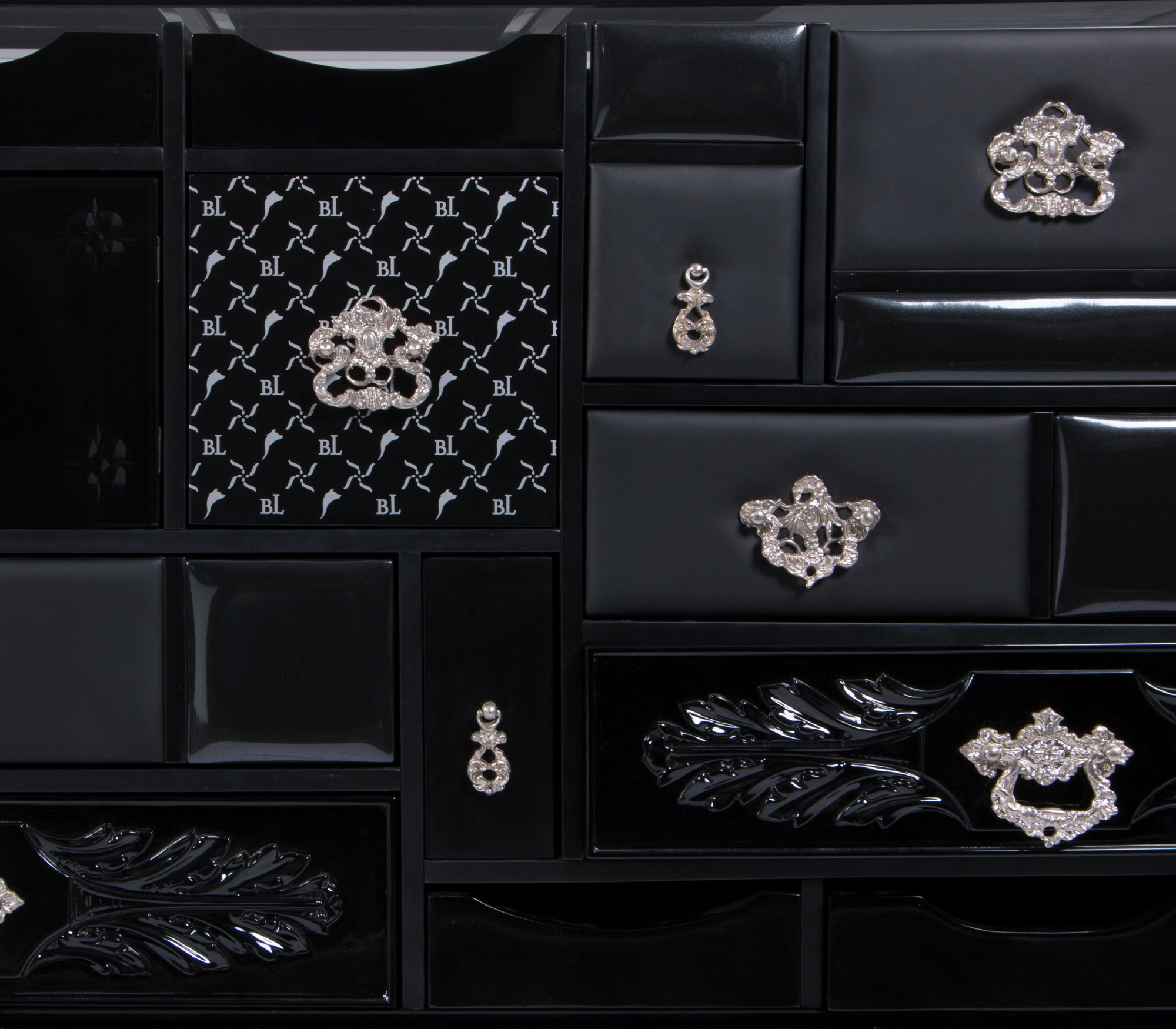 Buffet Noir Miro