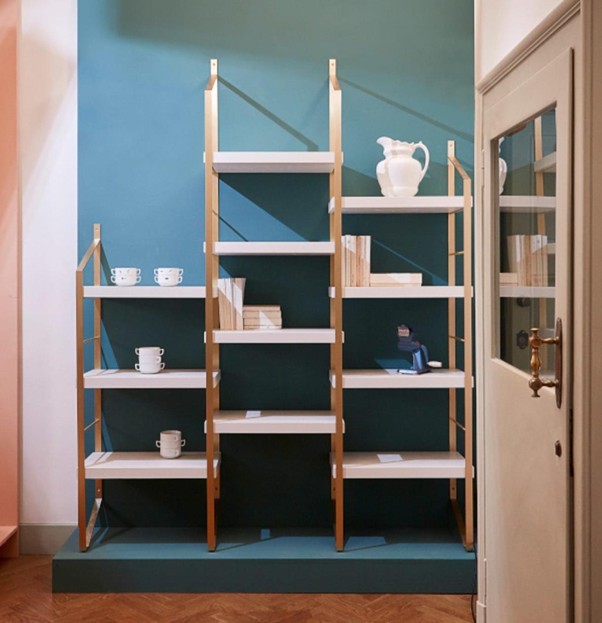 Bibliothèque Étagée en Bois