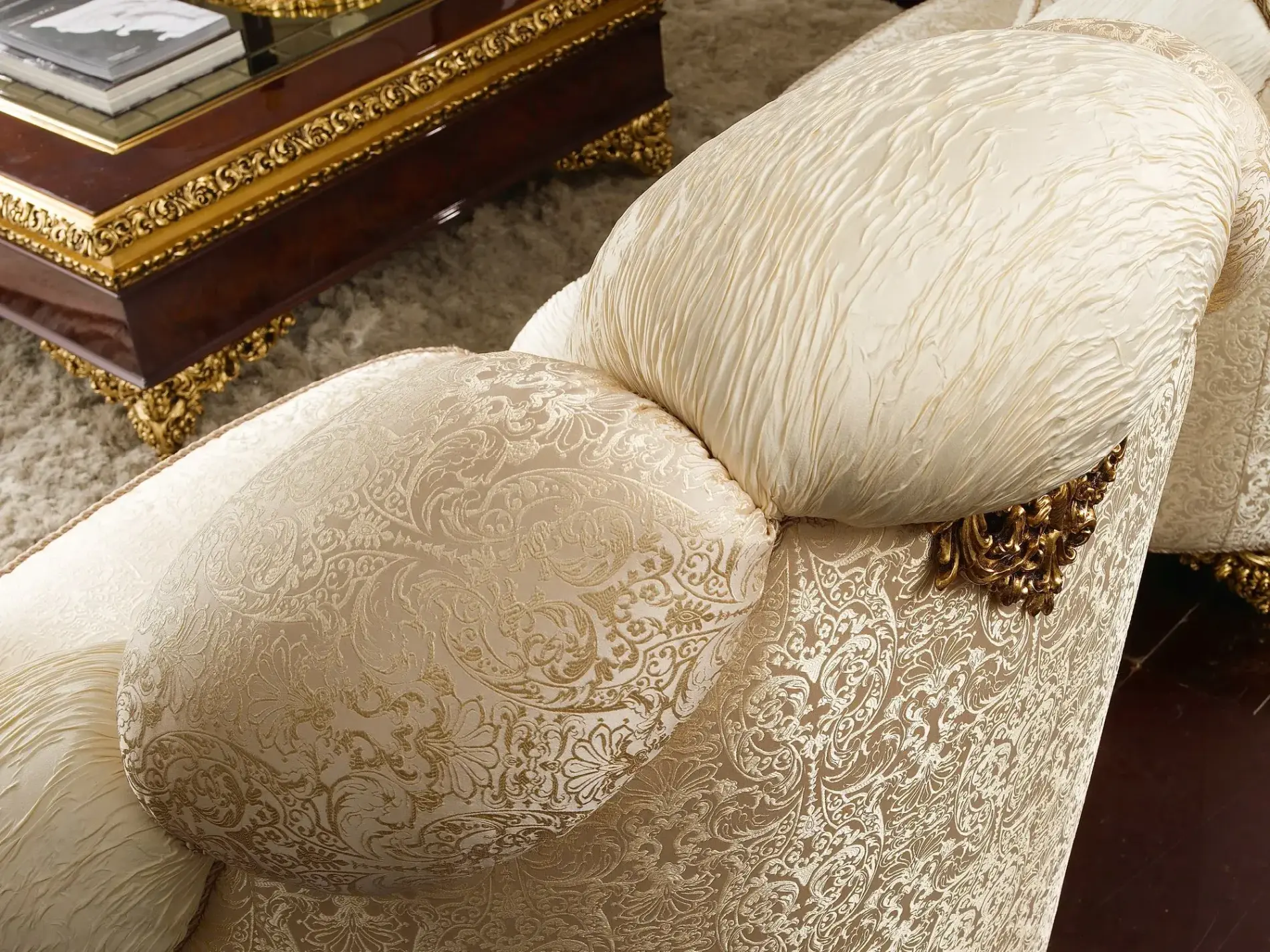 Fauteuil Royal En Tissu Italien