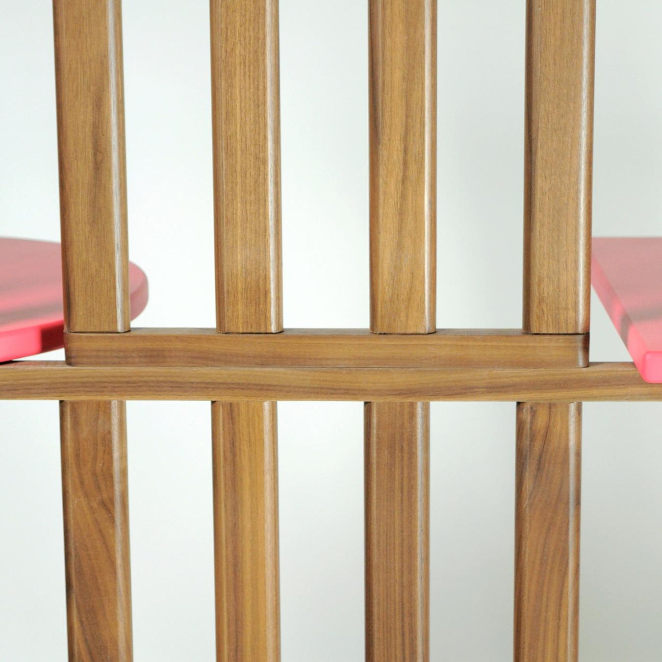 Étagère Rose à Quatre Niveaux