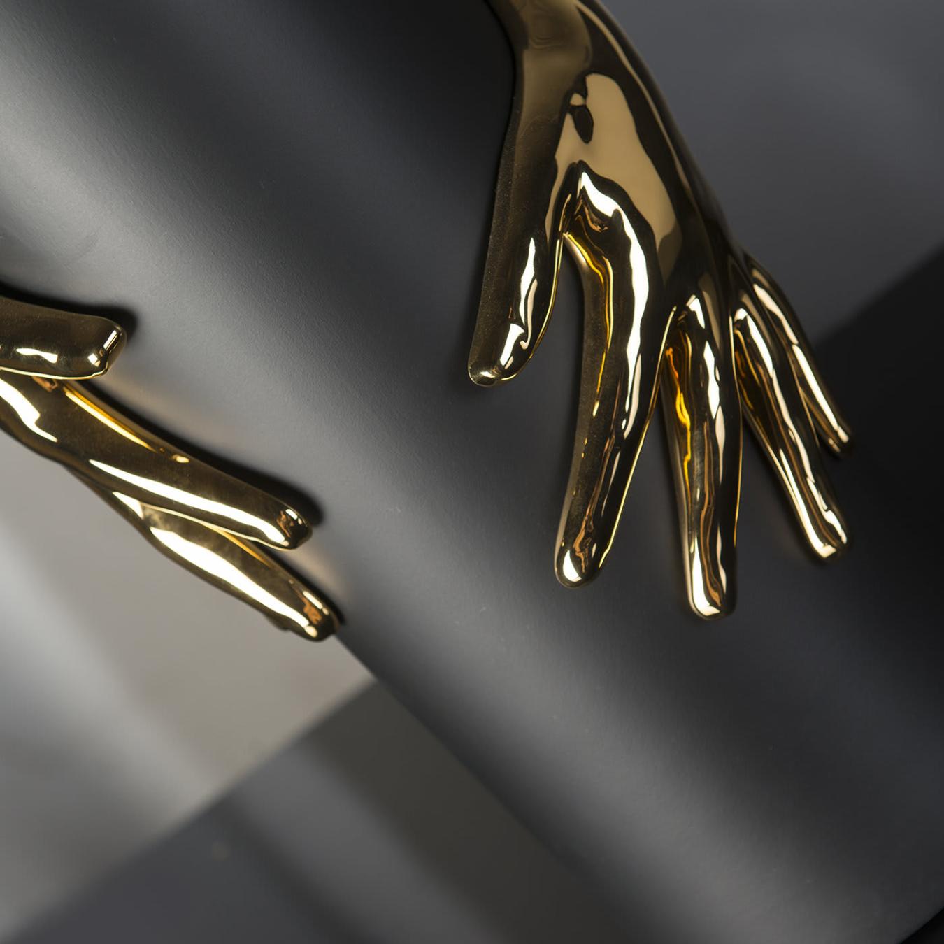 Vase Hands