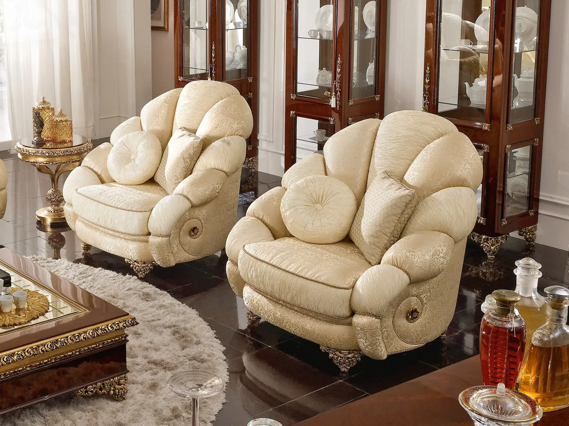 Fauteuil Royal En Tissu Italien