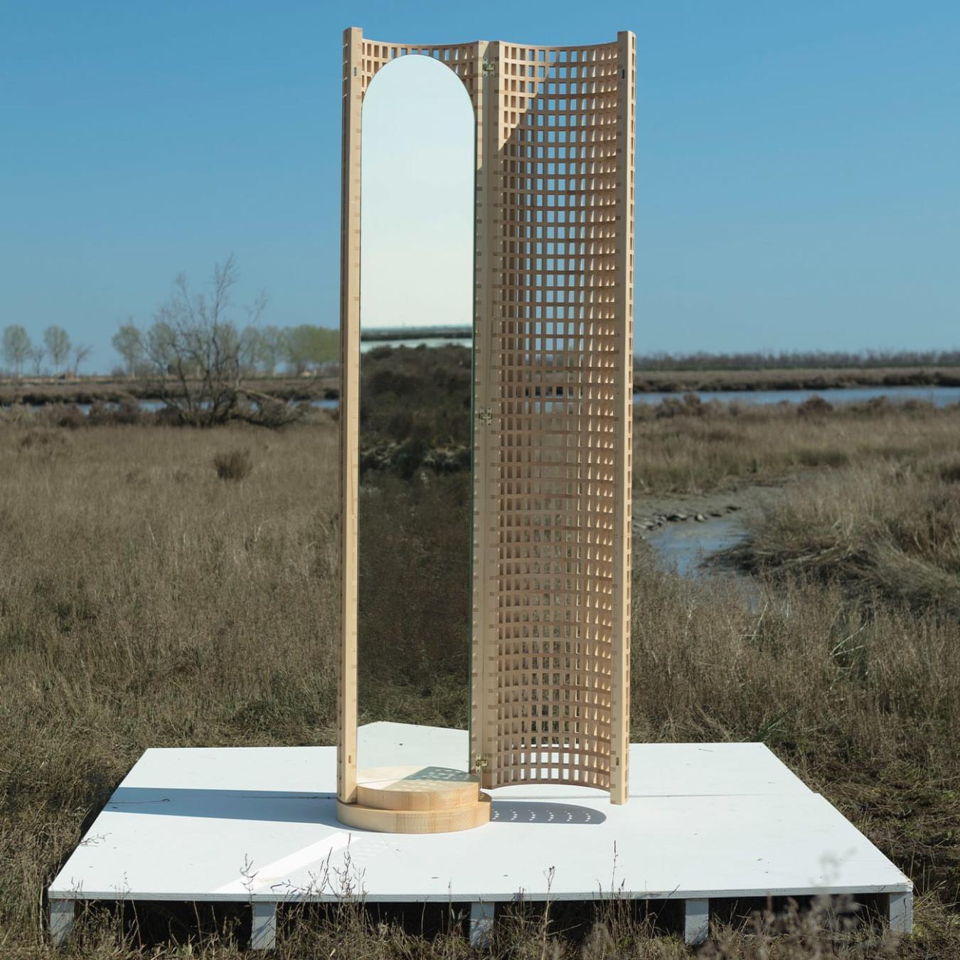 Miroir sur Pied Artisanal en Bois