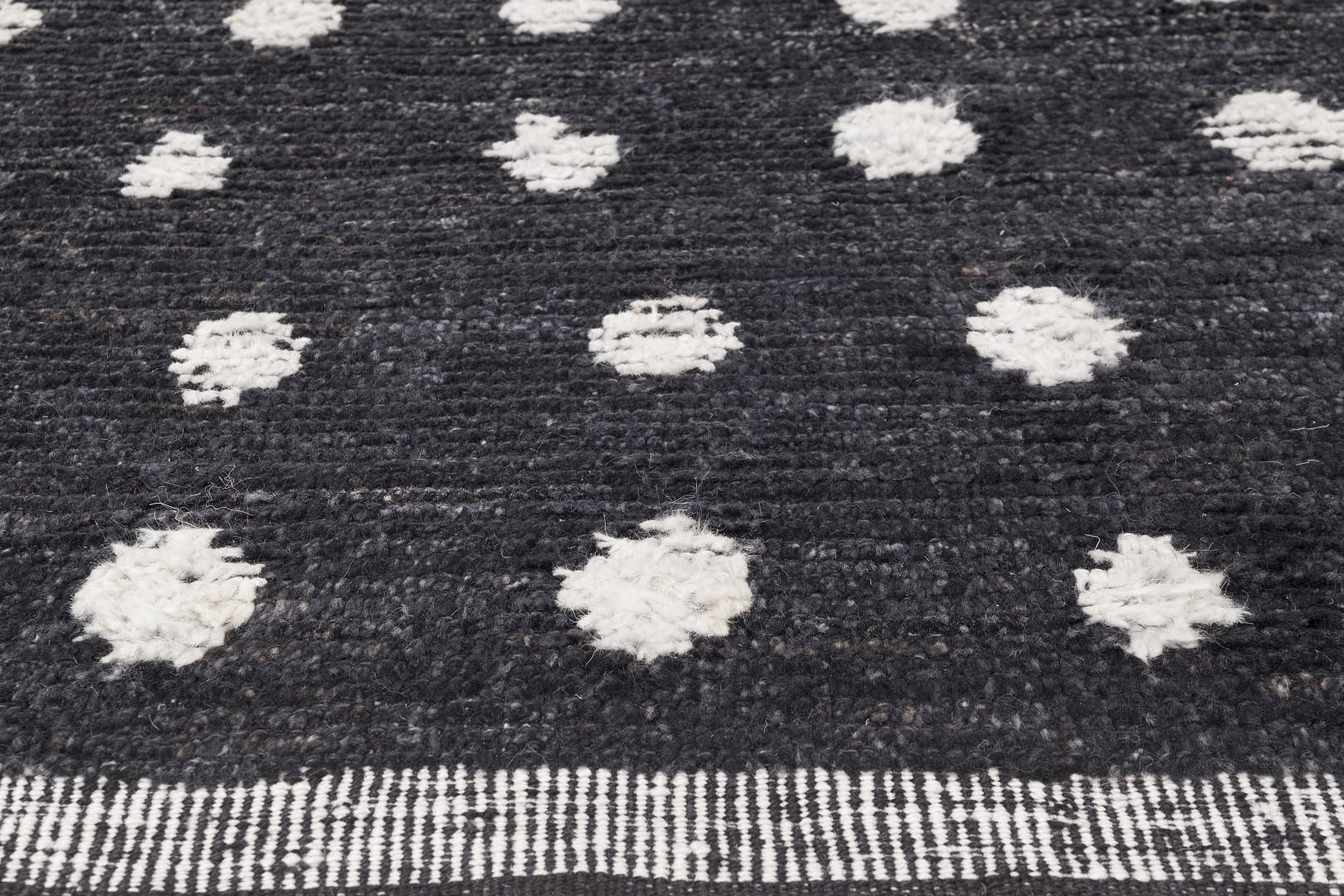 Tapis Noir & Blanc à Pois Noué à la Main