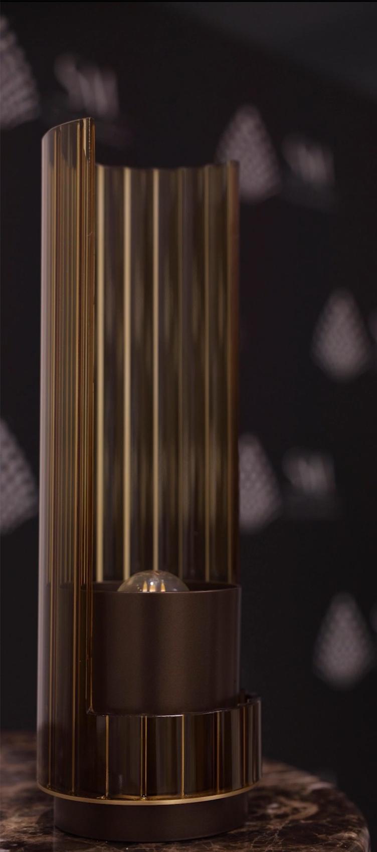 Lampe de table en verre ambré Bon Ton