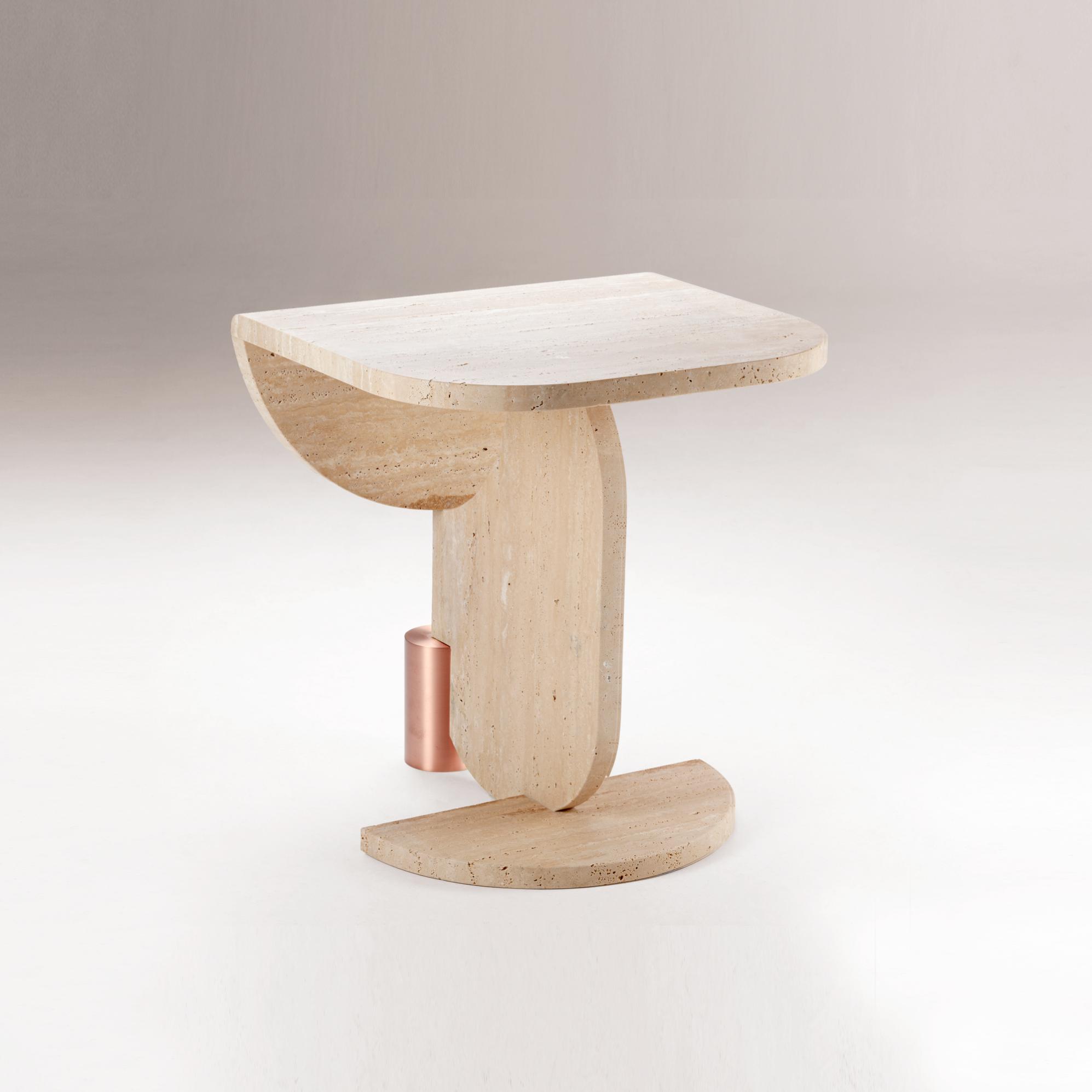 Table d'appoint en travertin Playing Games