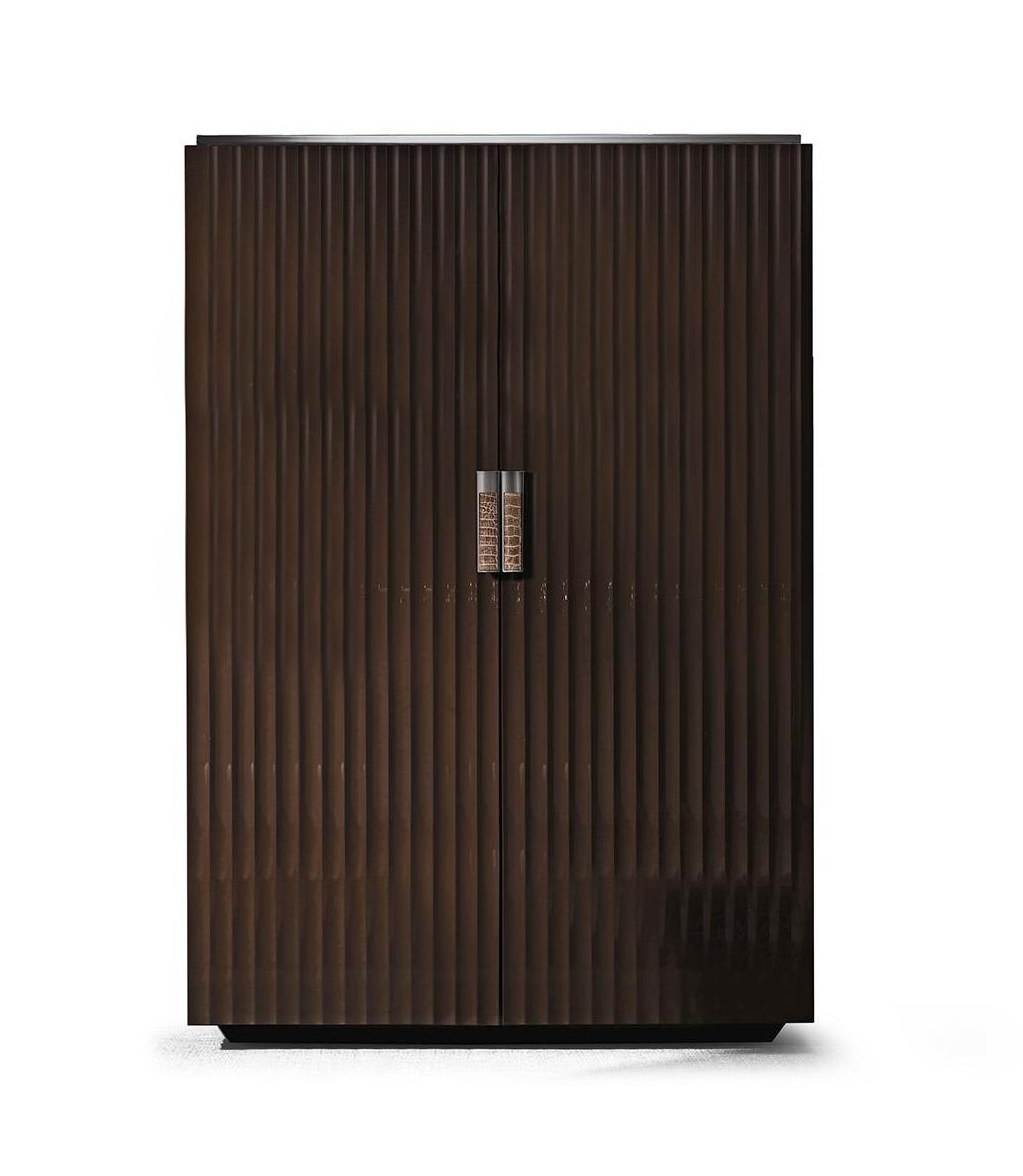 Armoire Haute Red Carpet