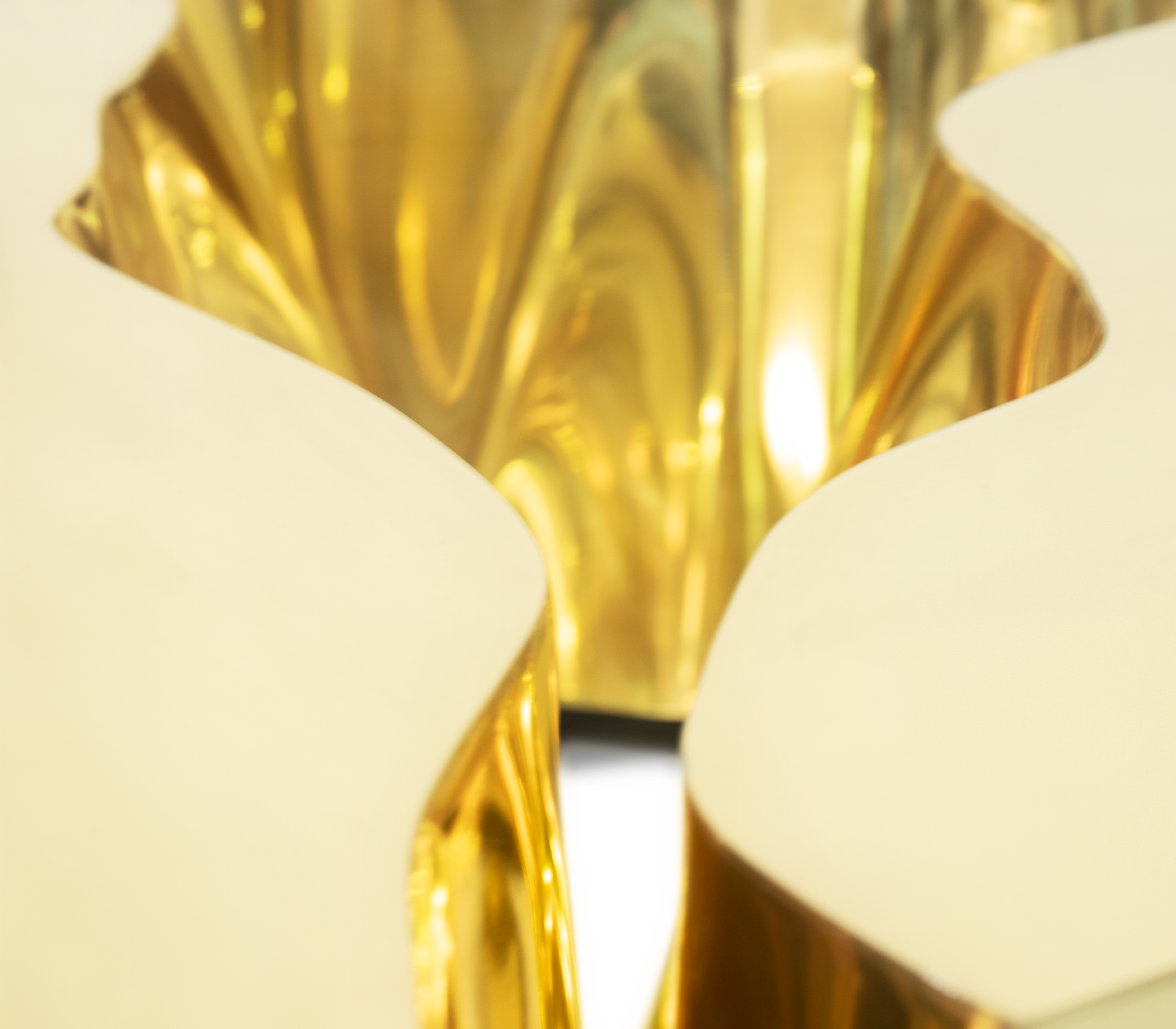 Table Basse Feuille d’Or Fissure