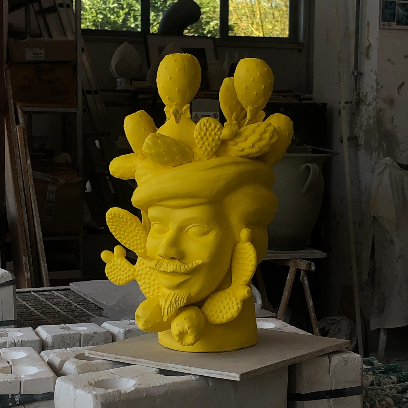 Sculpture Unique Tête De Maure Jaune