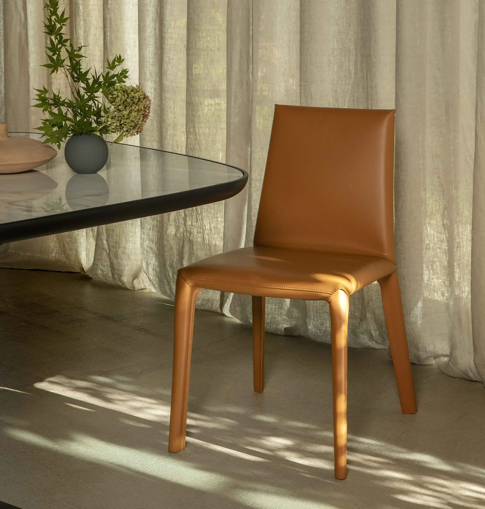Chaise Lisa en cuir
