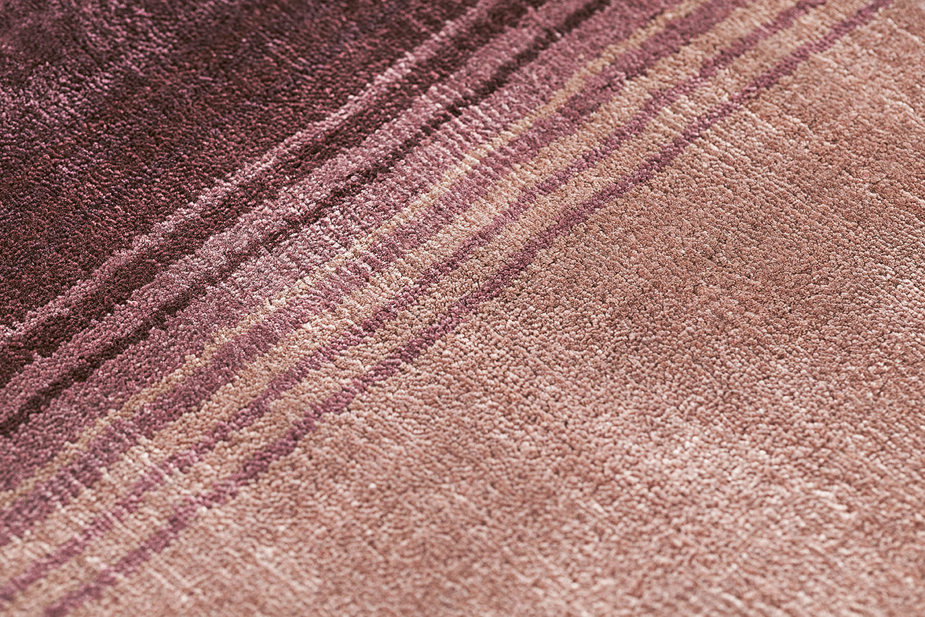 Tapis Viscose Tissée Main Rose Poudré