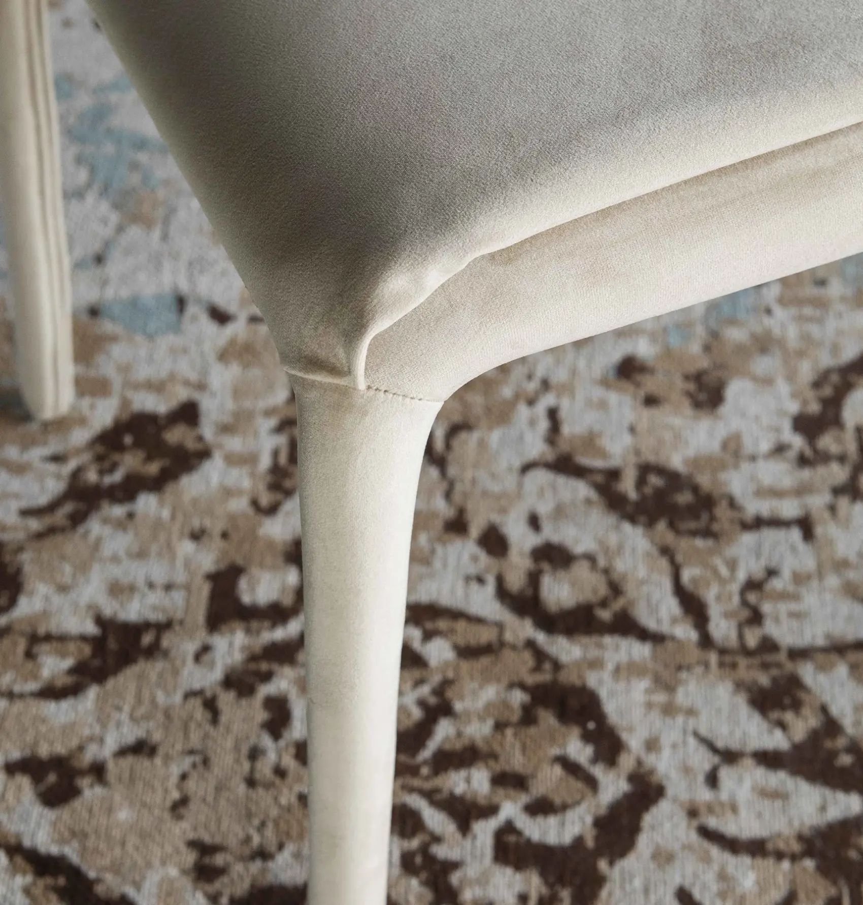 Chaise Lisa