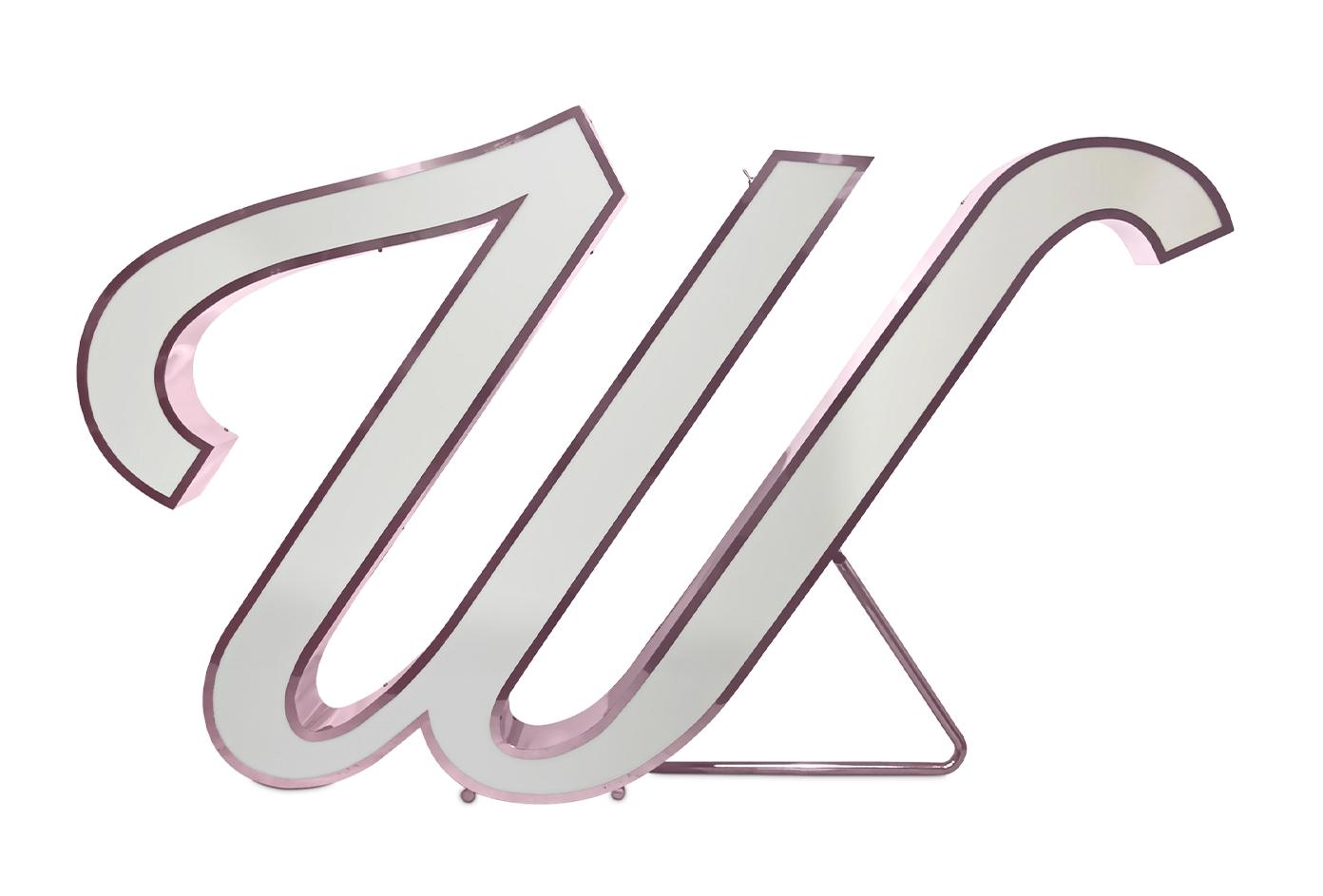 Lettre Lumineuse Wondrous W