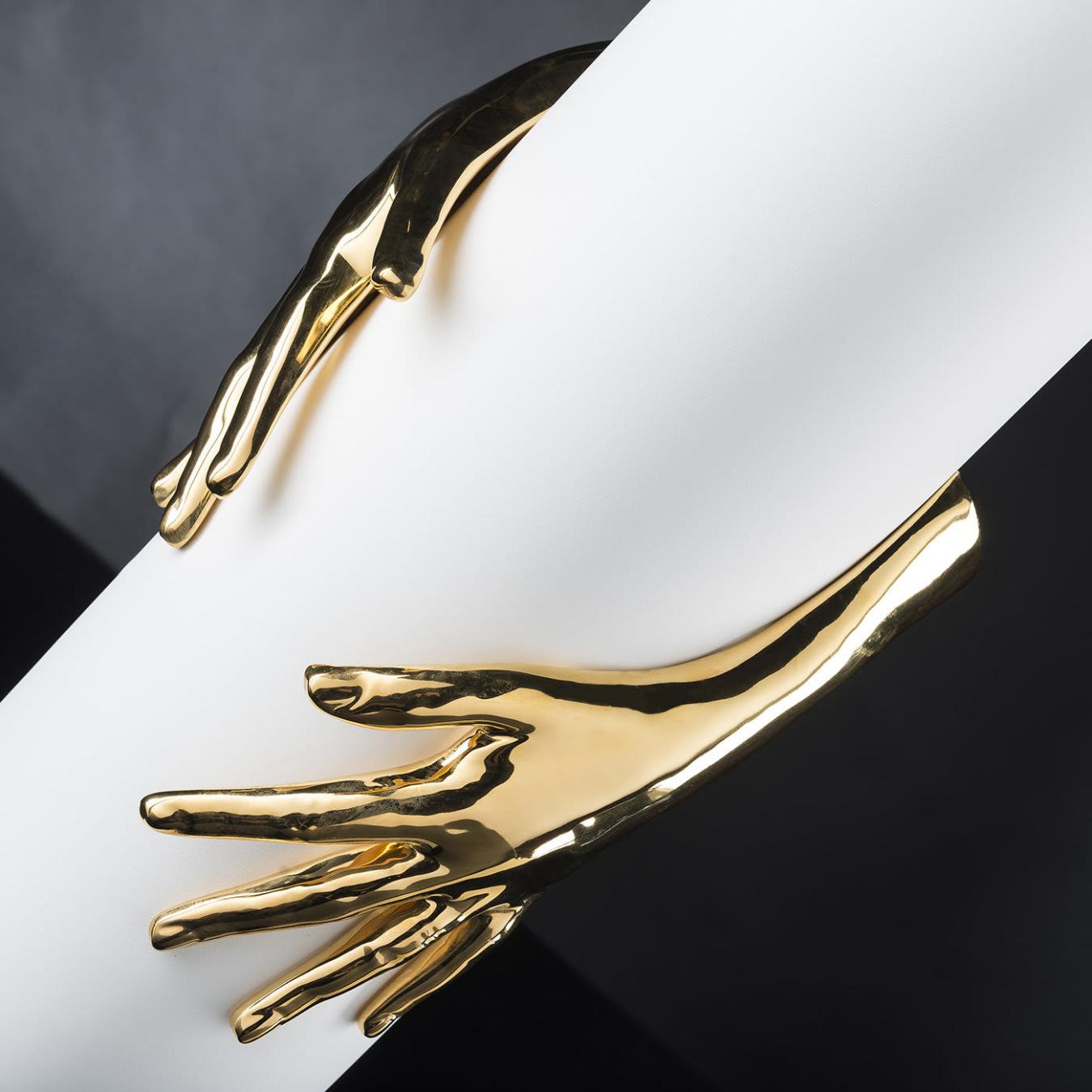 Vase Hands