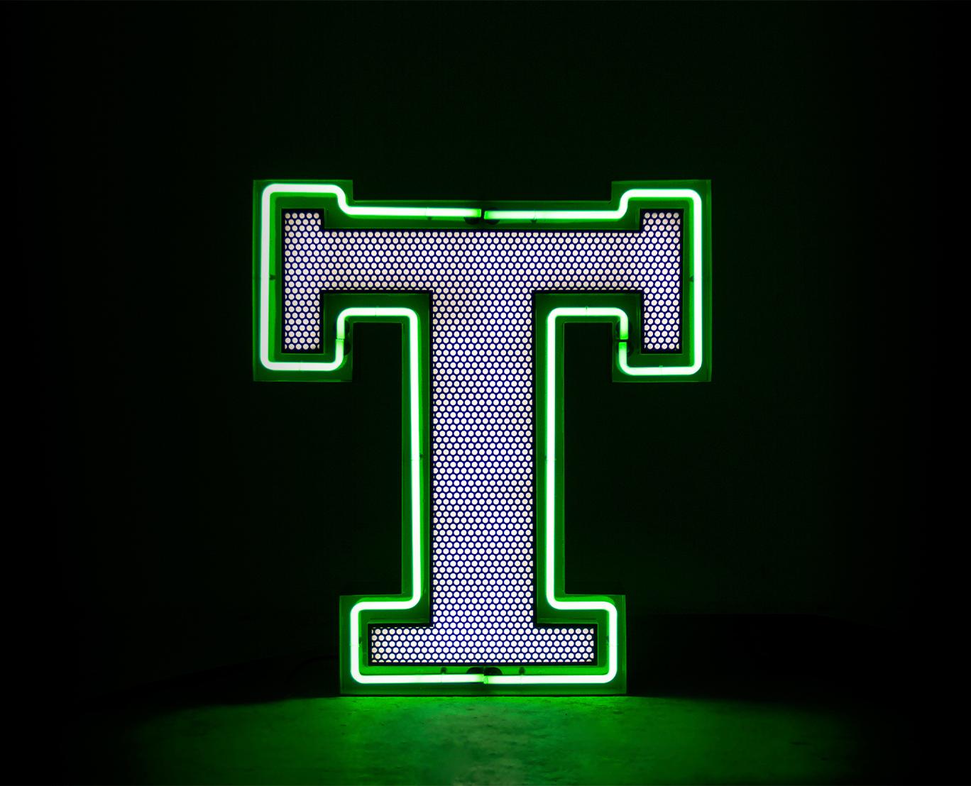 Lettre Lumineuse Timeless T