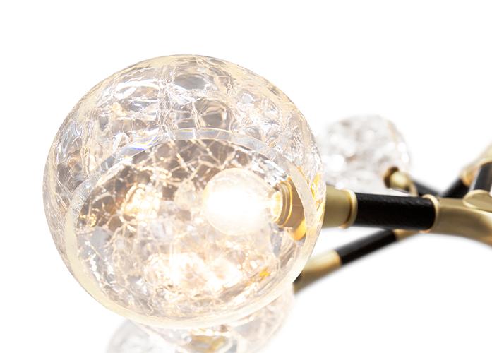 Suspension Irrégulière Multi-Teintes