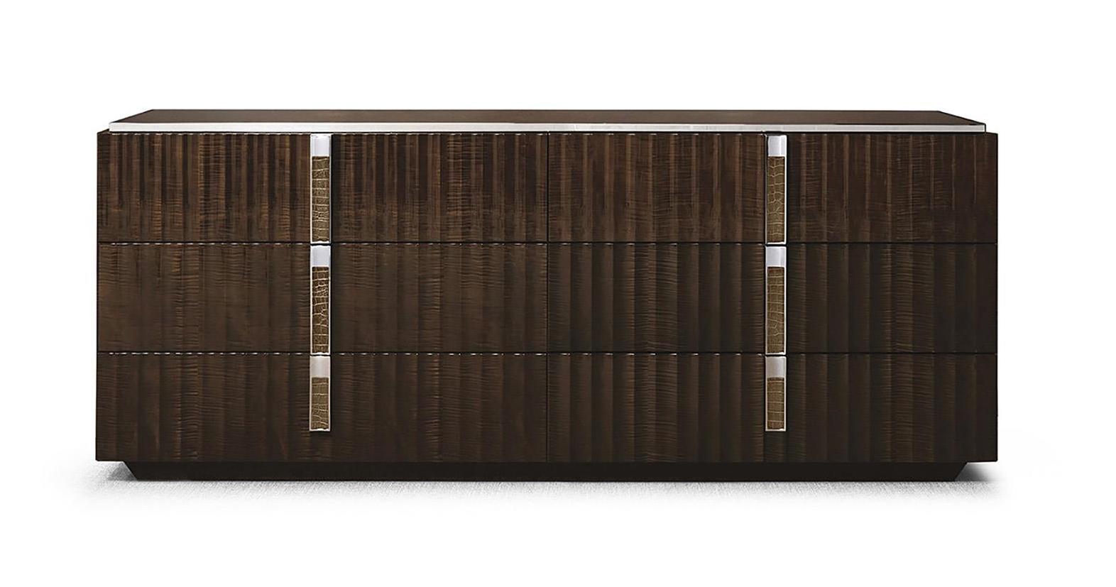 Commode 195 Red Carpet