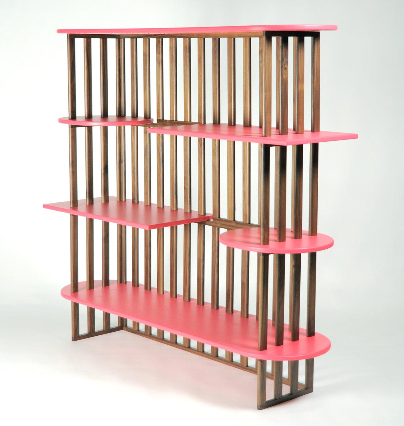 Étagère Rose à Quatre Niveaux