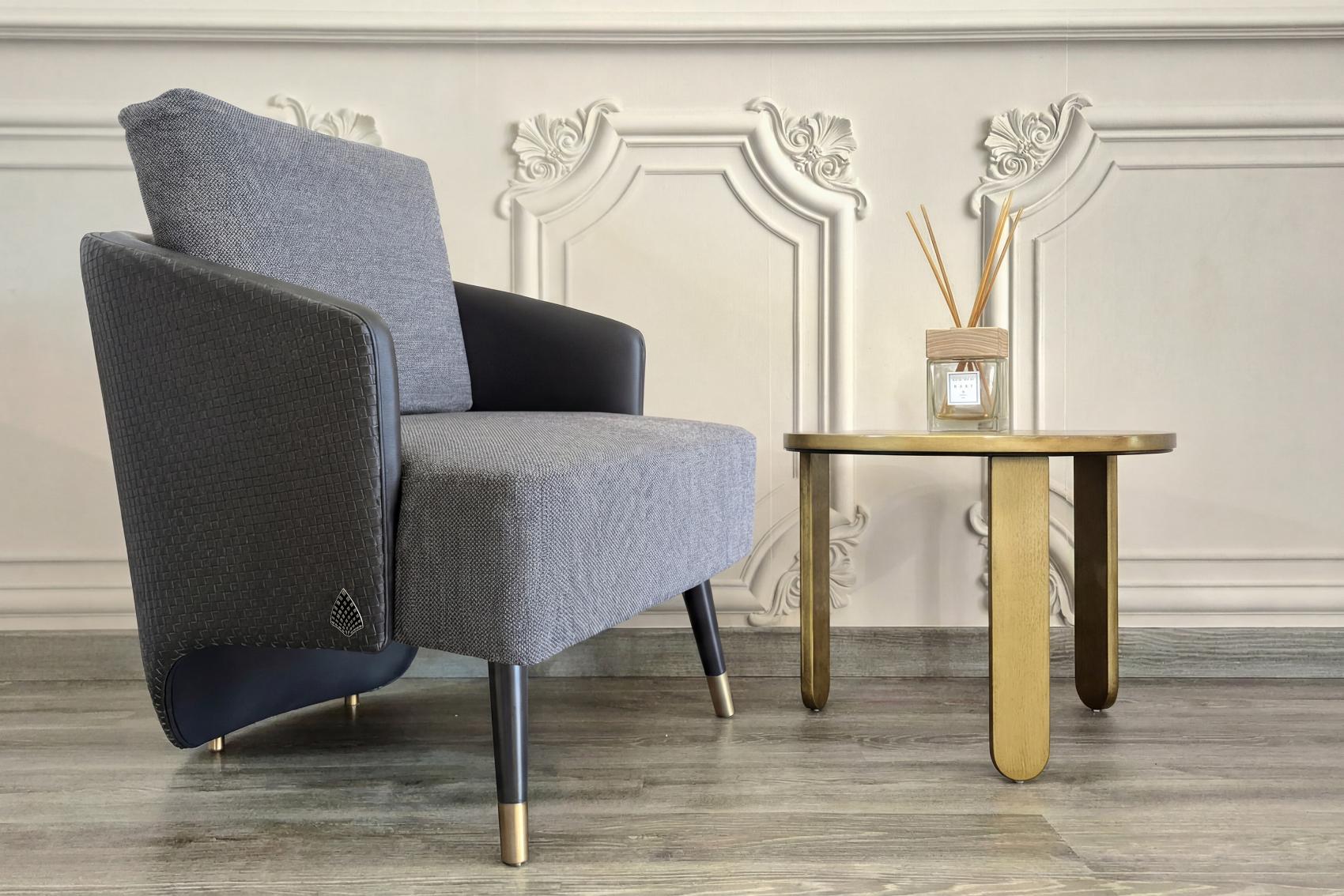 Chaise tapissée grise Brigitte