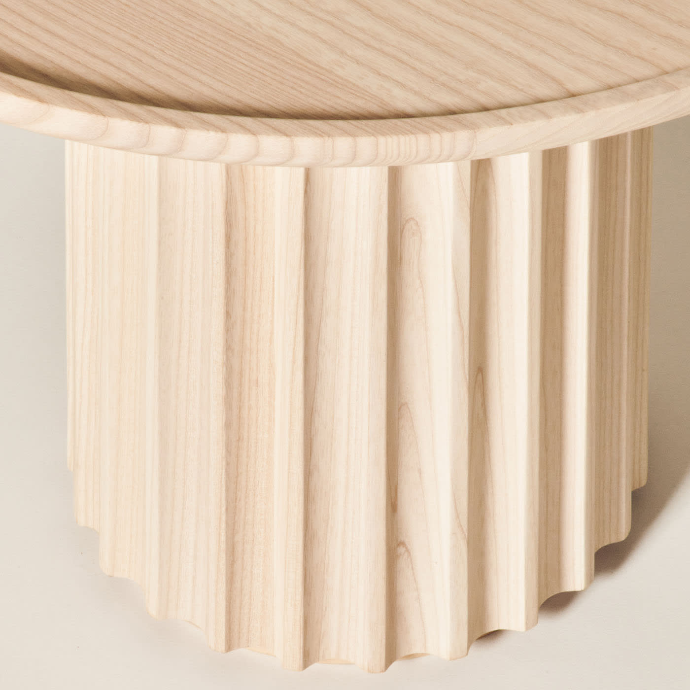 Table Basse Capitello en Frêne Naturel | Dimensions: Ø 55 cm