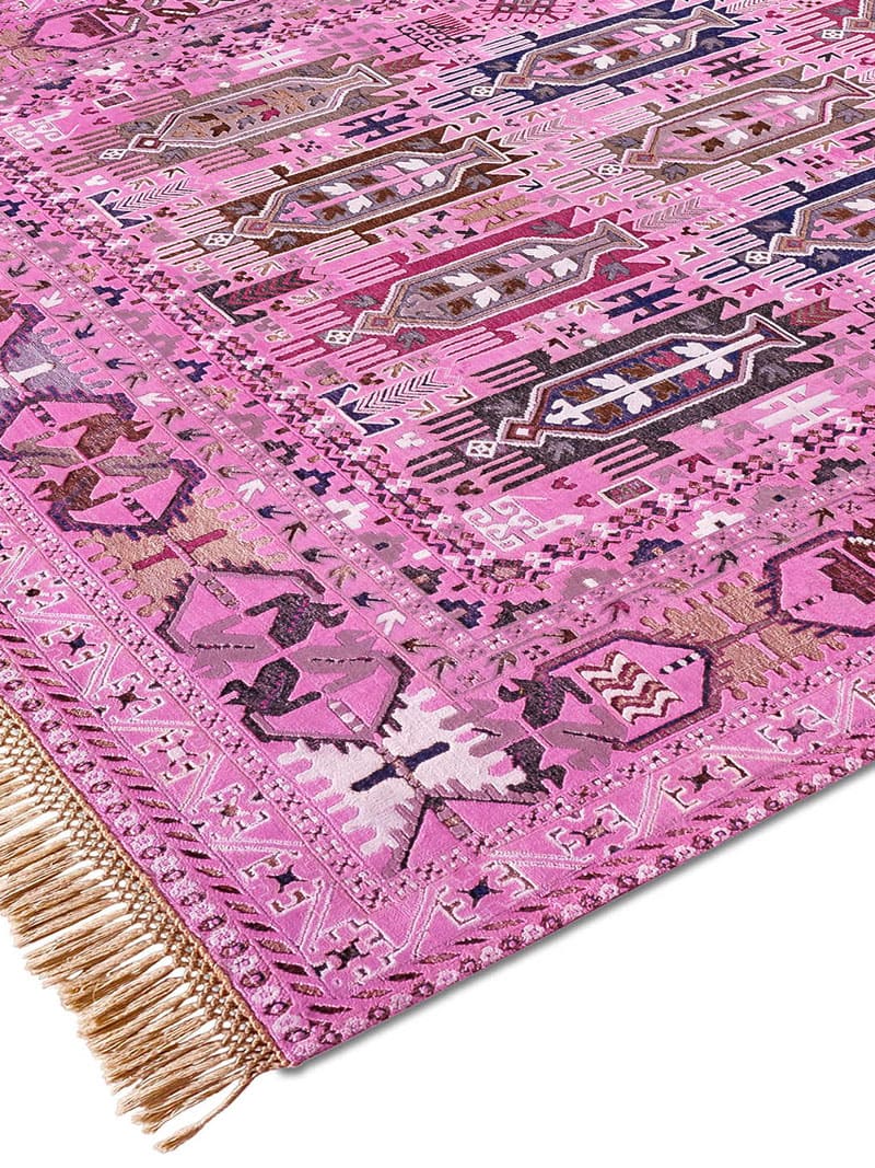 Tapis Baloutche Inversé Original sur Rose Clair