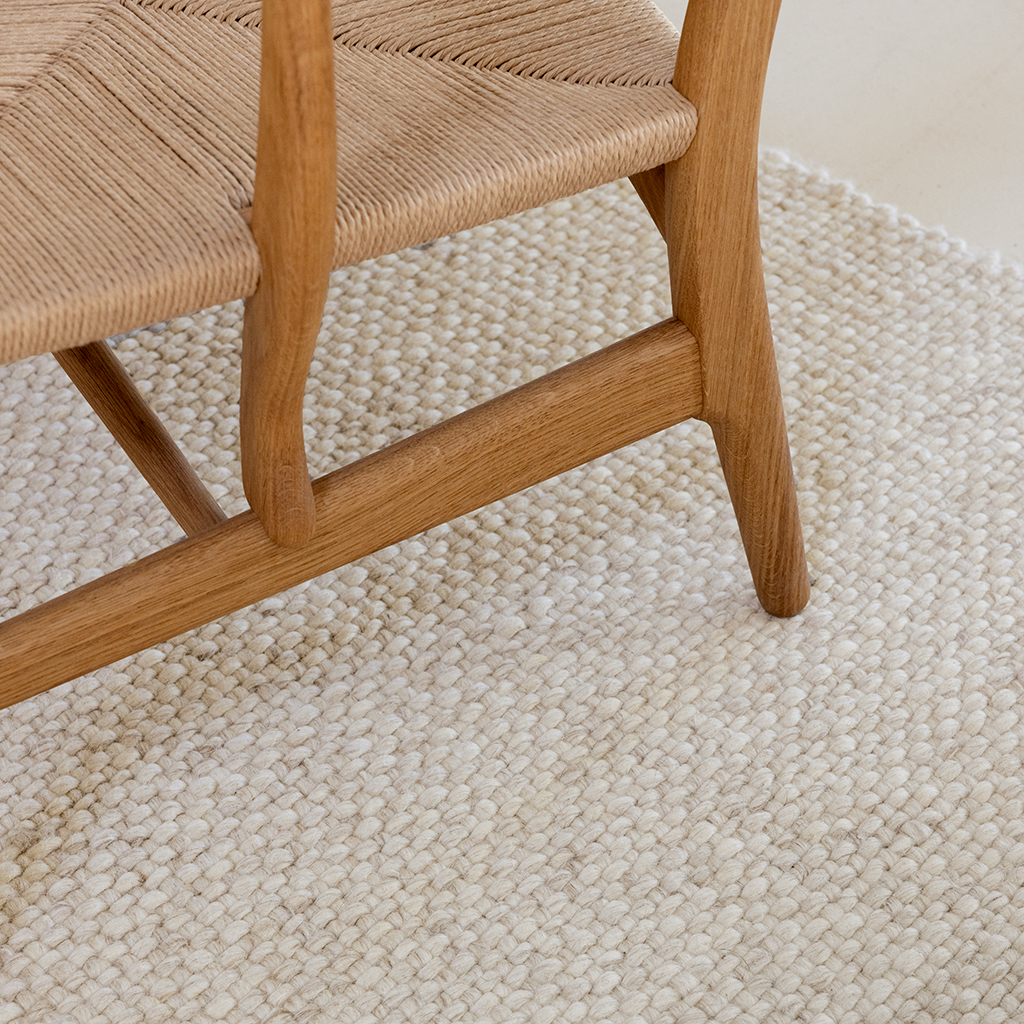 Tapis Artisan Matière Uni Blanc Chaud