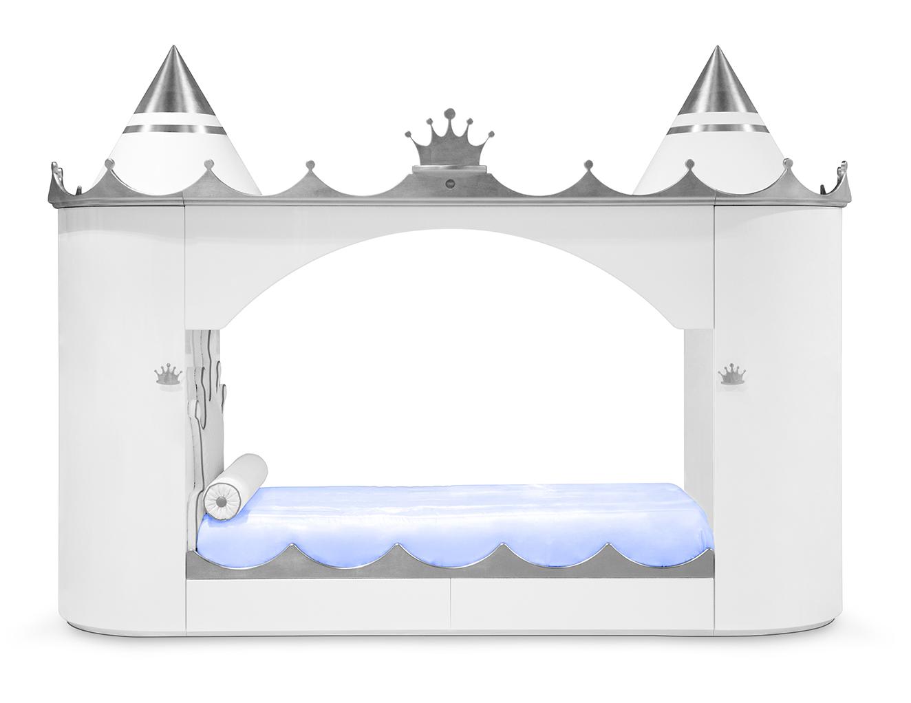 Lit Kings & Queens Castle