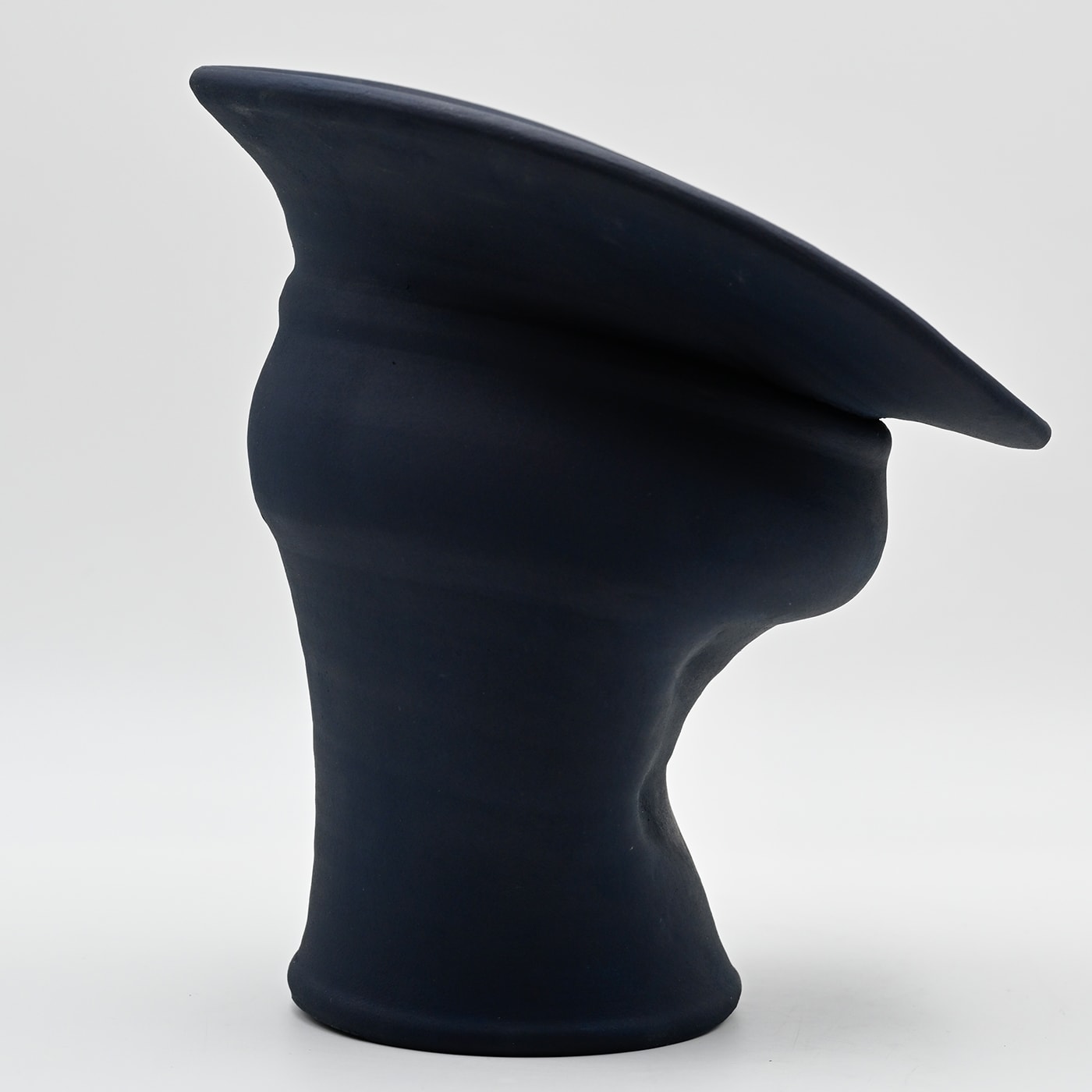 Vase Bleu Sculpteur à la Main