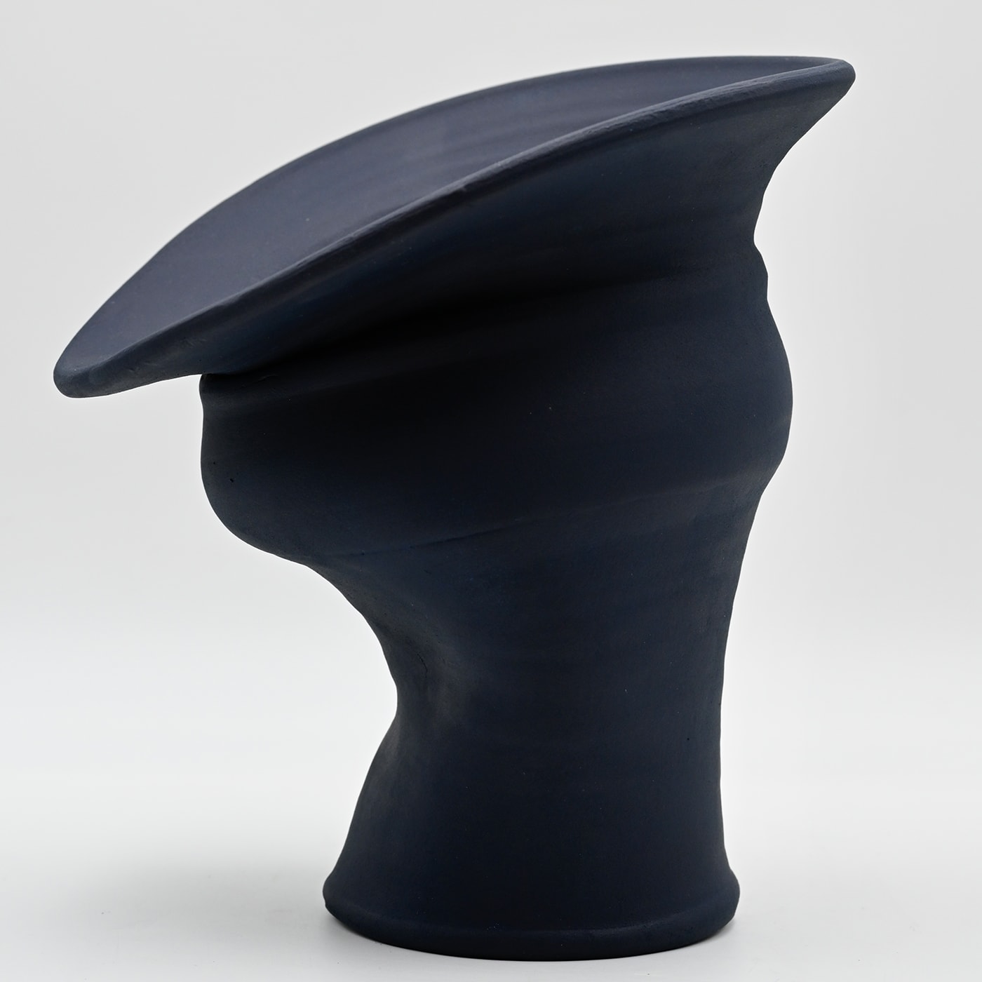 Vase Bleu Sculpteur à la Main