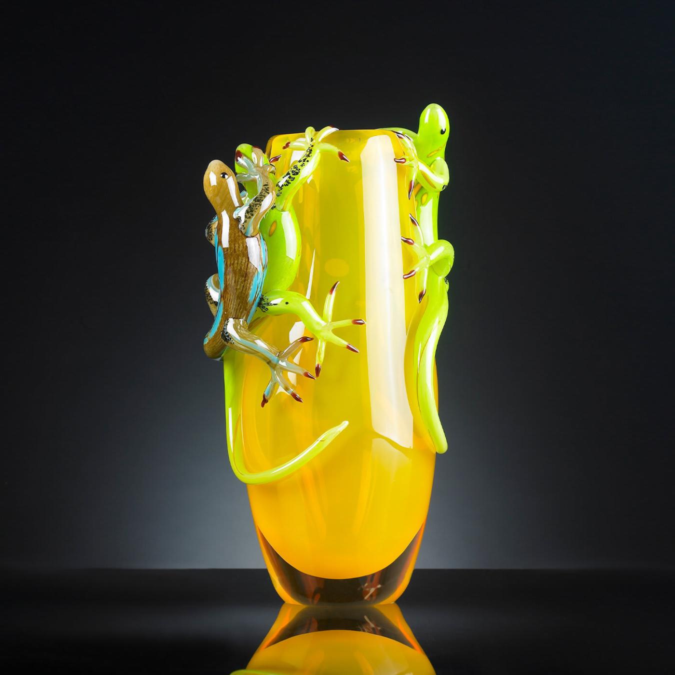 Vase Geckos