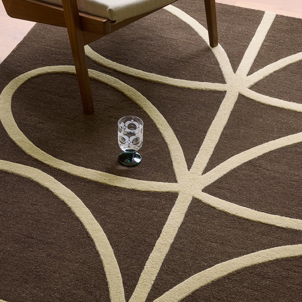 Giant Linear Stem Walnut Tapis