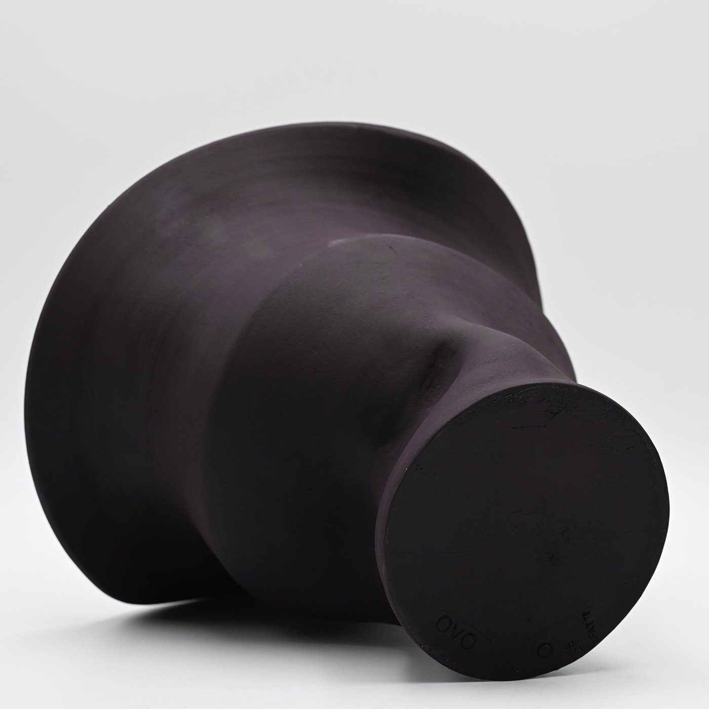 Vase Anthracite Sculpteur à la Main