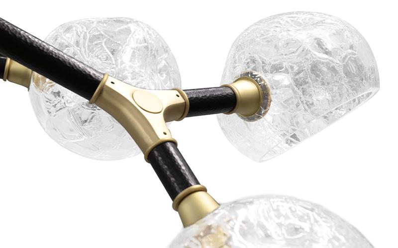 Suspension Irrégulière Multi-Teintes