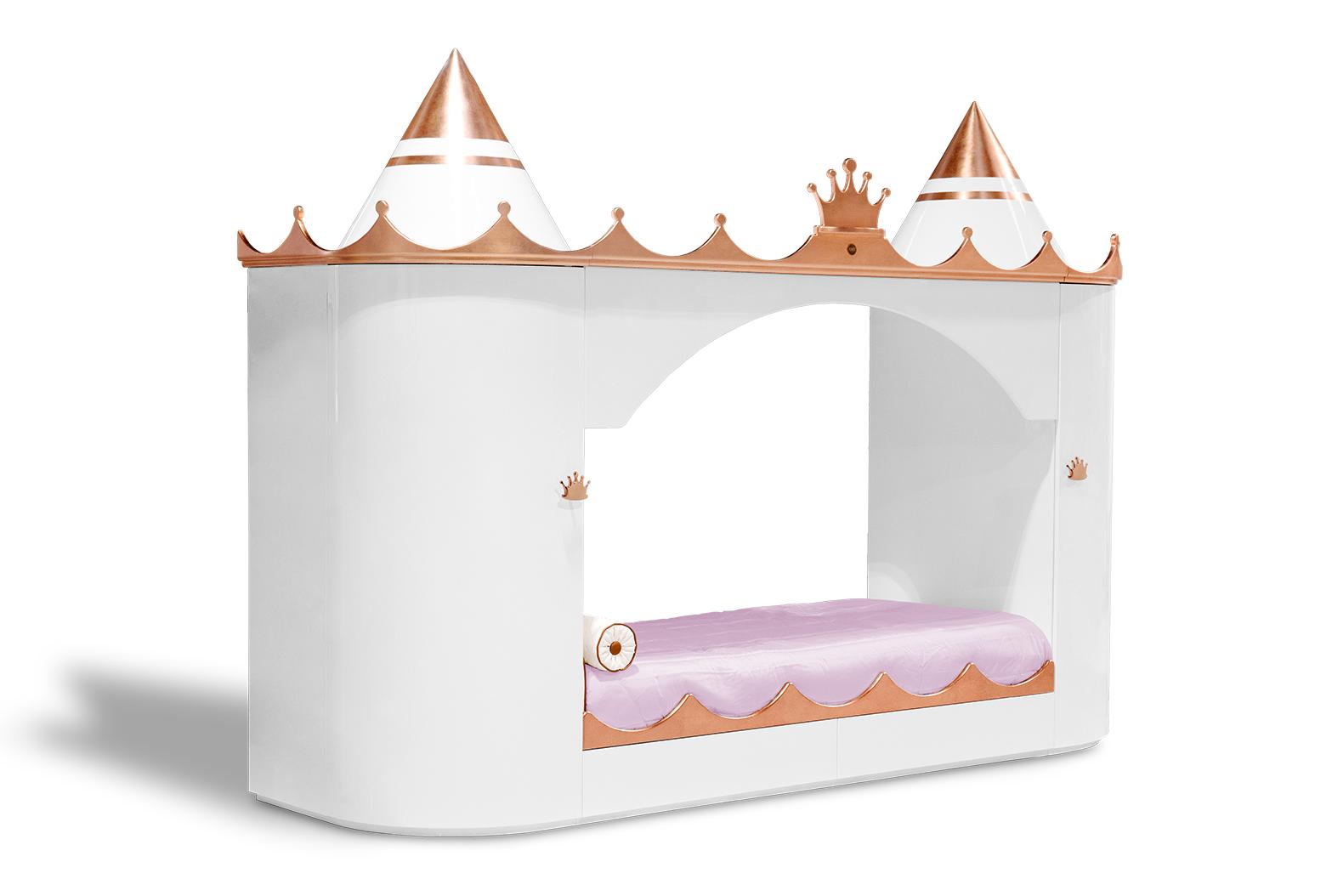 Lit Kings & Queens Castle