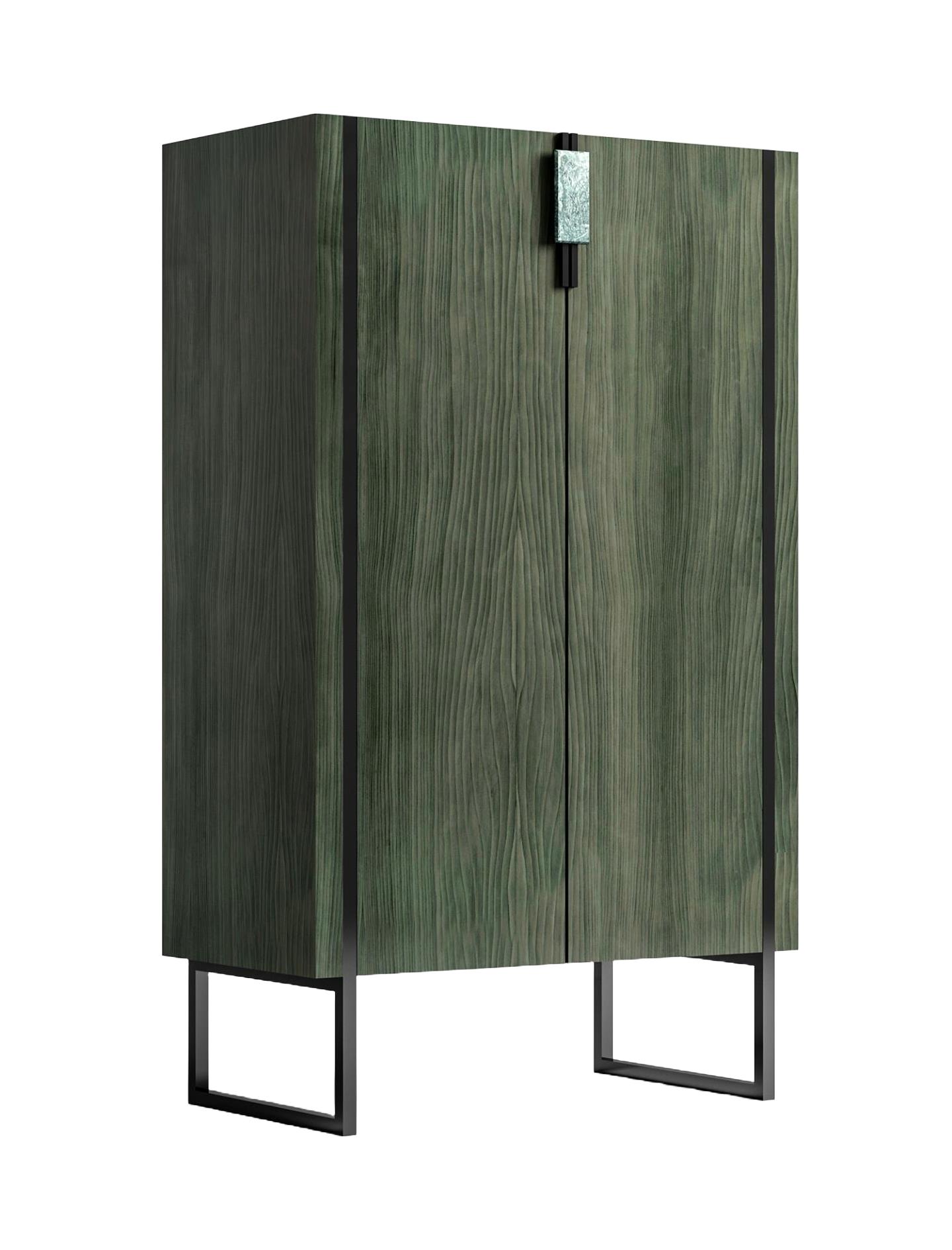 Armoire Must Have