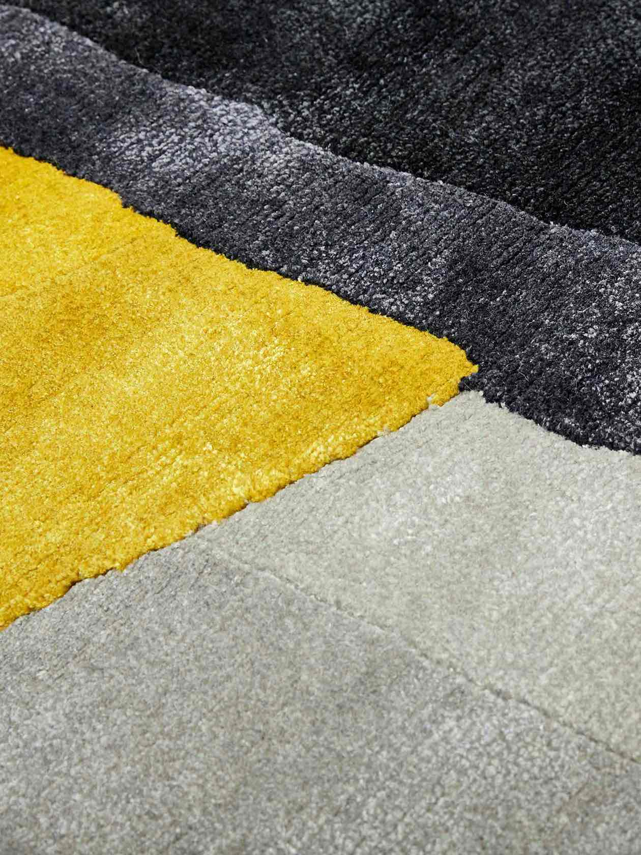 Tapis Déchiré, Arraché et Coloré 1