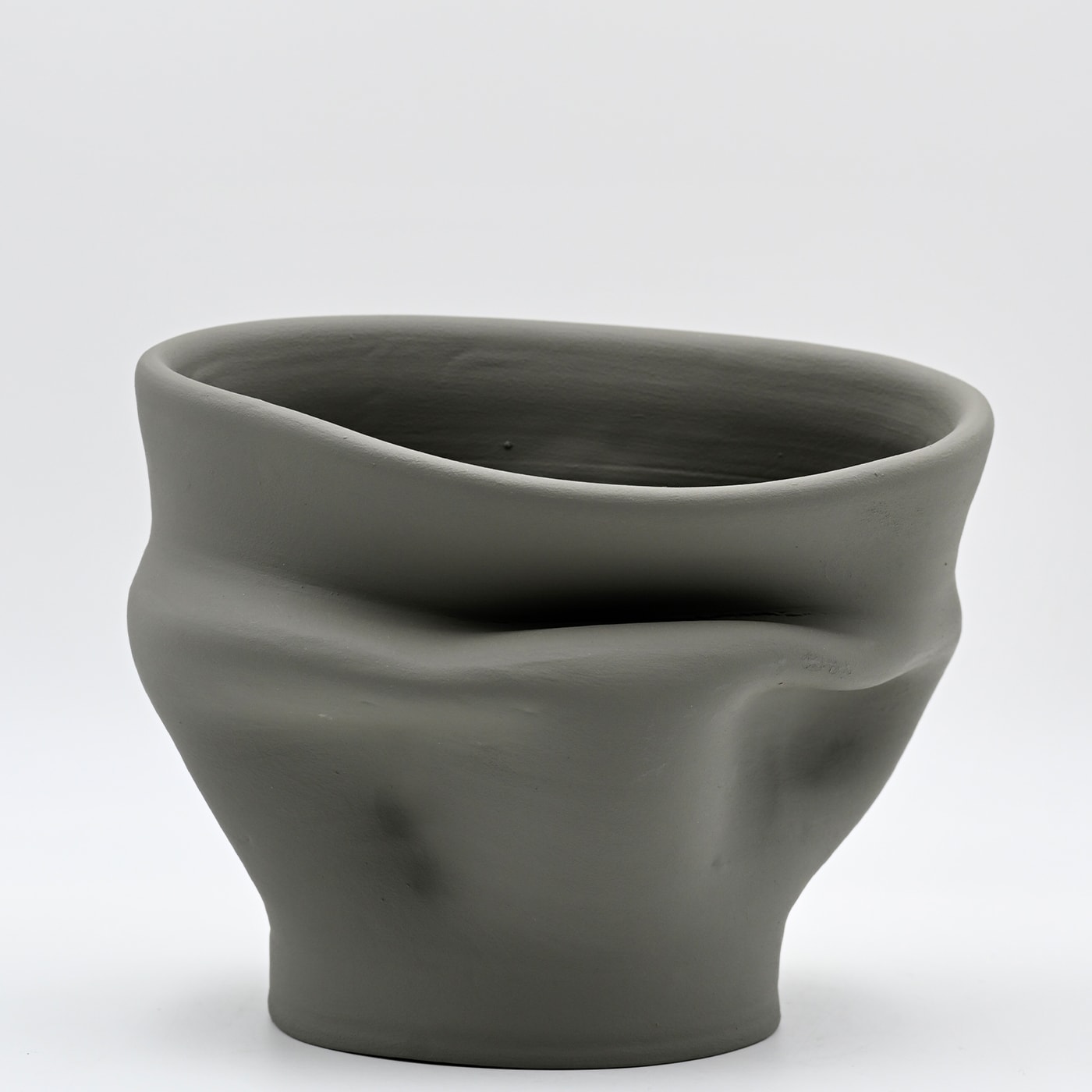 Vase Gris Sculpteur à la Main