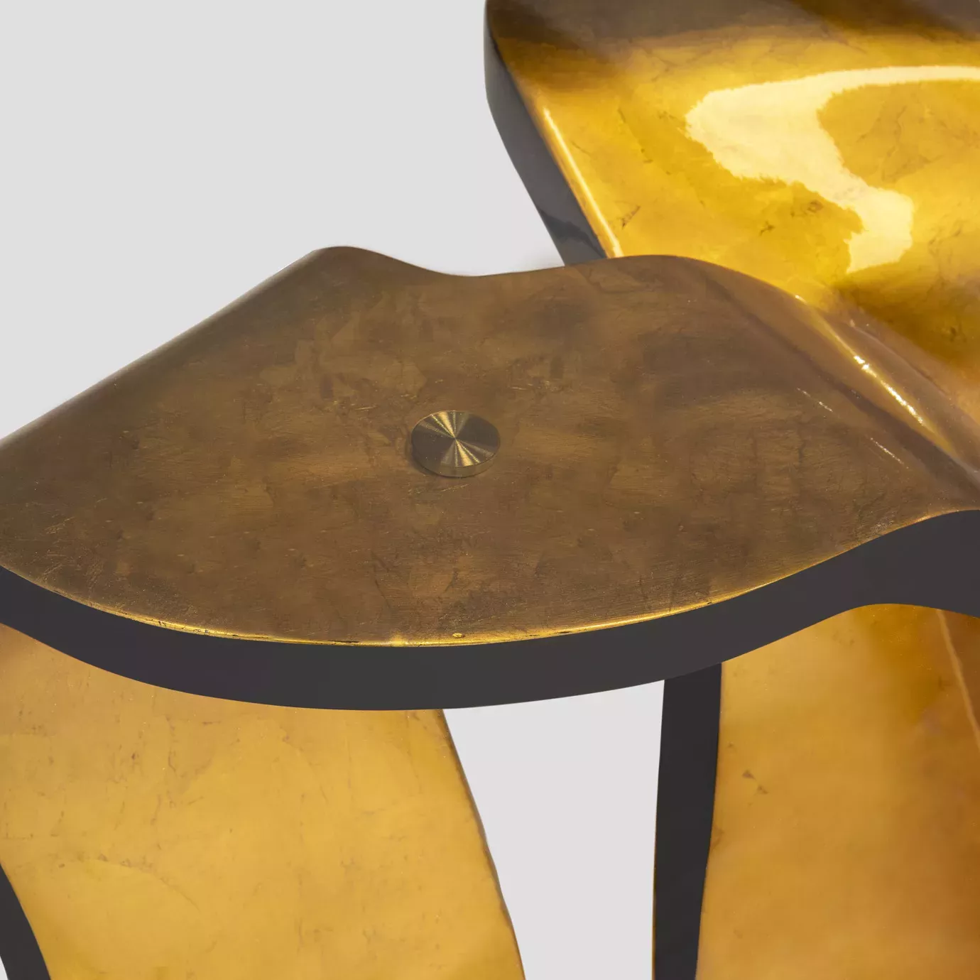 Table de Salle à Manger Ruban Doré Feuilles Brisées