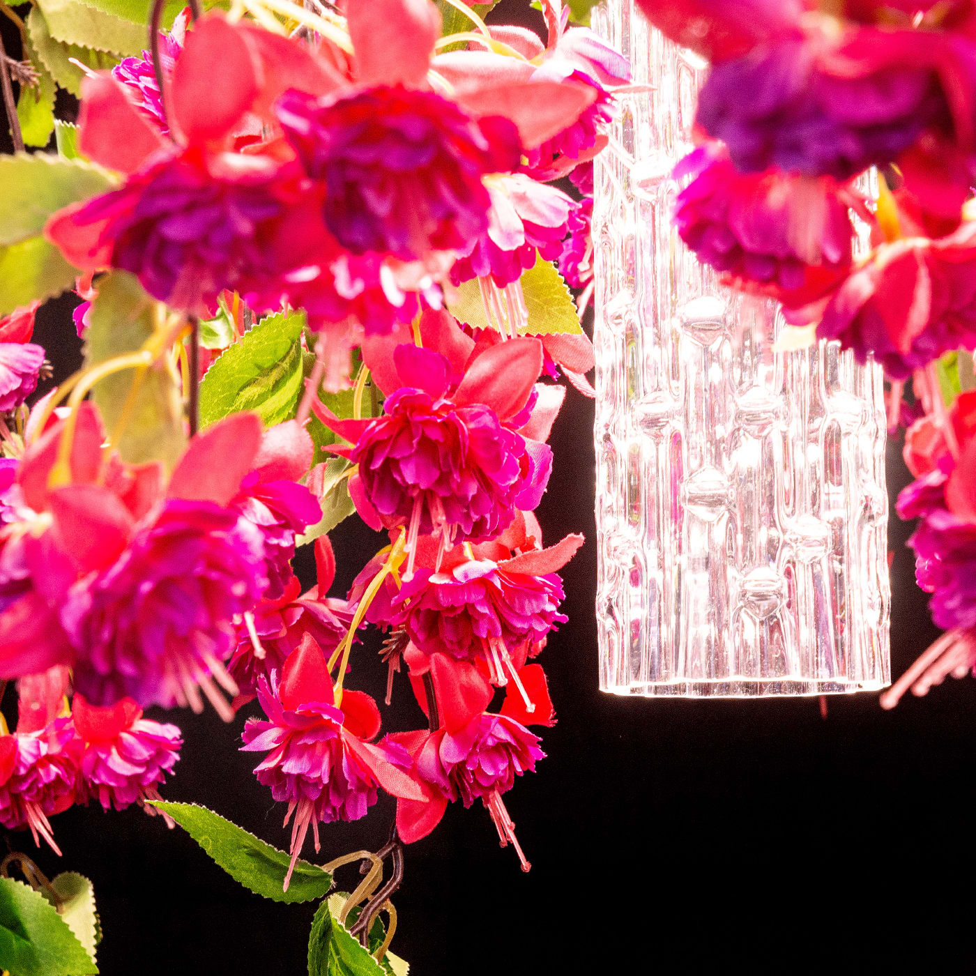 Grand lustre rose en cascade Pink Cascade