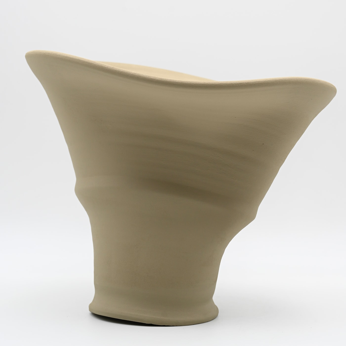Vase Beige Sculpteur à la Main
